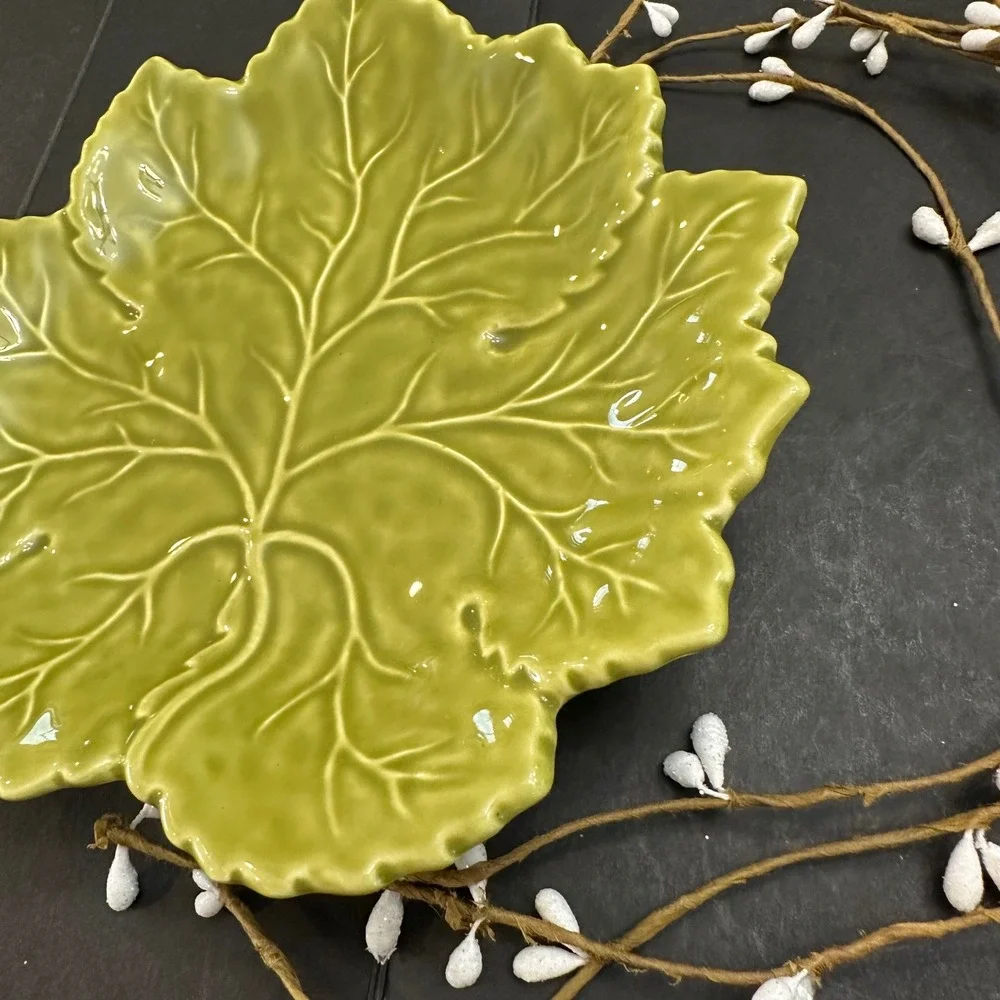 Vintage Olfaire Majolica Green Leaf Ceramic Dish Accent /Serving Plate Portugal